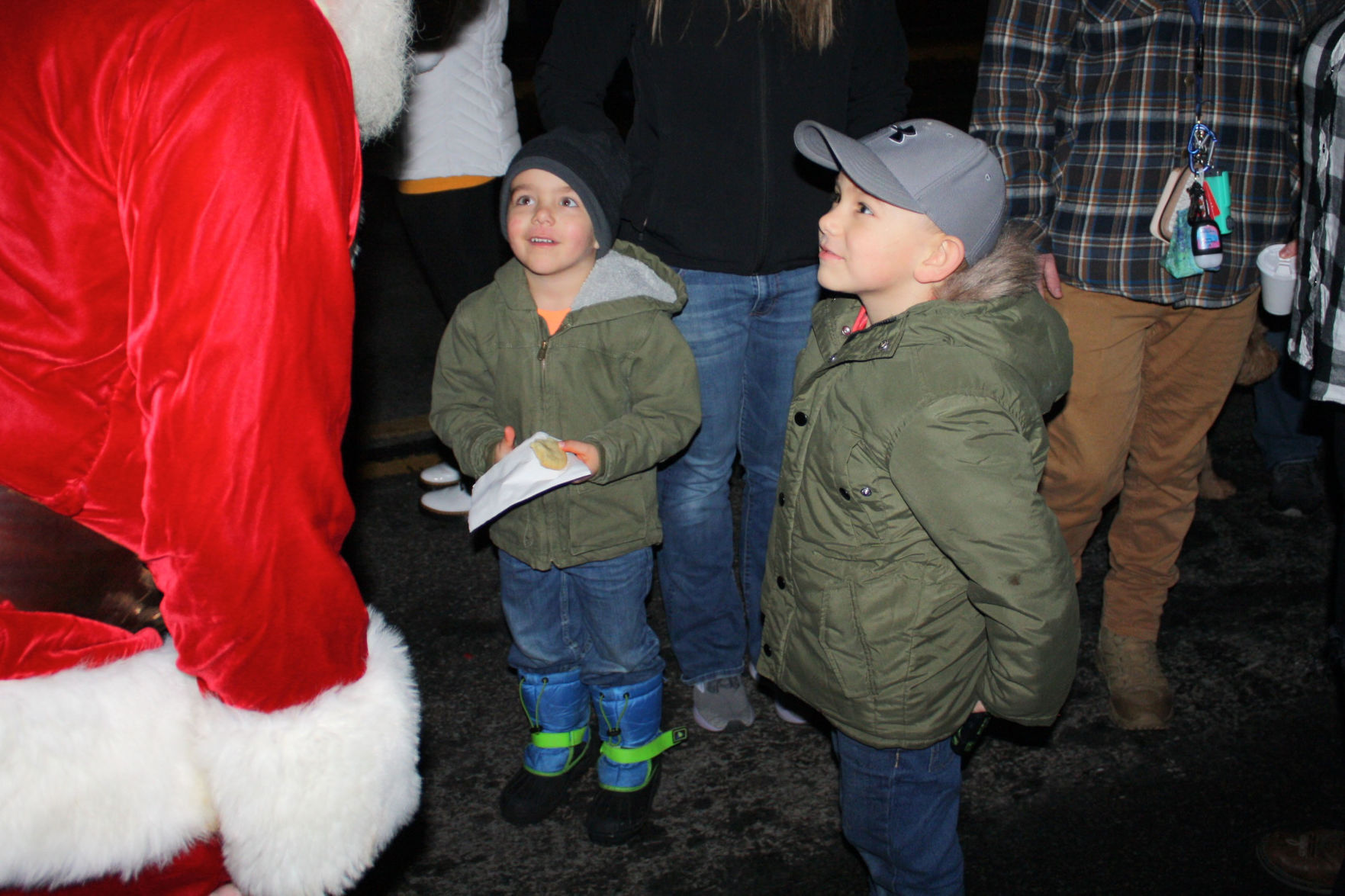 Mifflinburg ushers in season with Santa visit